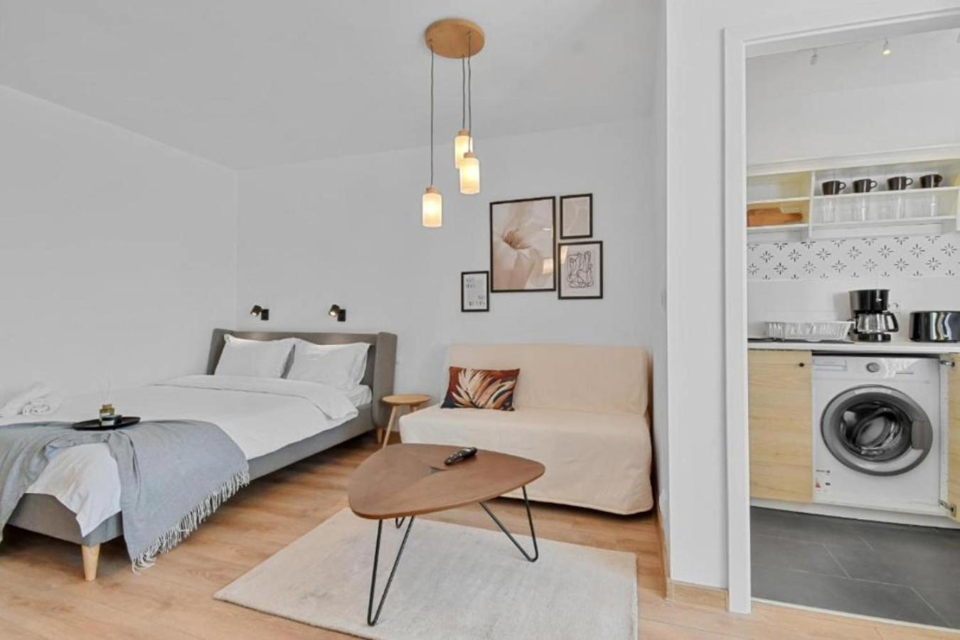 Serene Retreat - Beautifully Designed Studio Bükreş Dış mekan fotoğraf